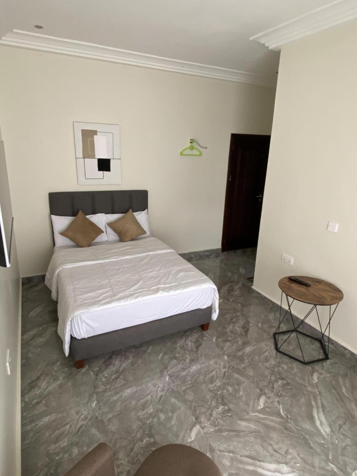 Eagle Vault Hotel Kwabenya Exterior photo